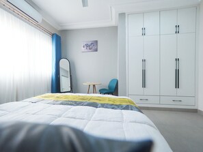 2 habitaciones, tabla de planchar con plancha, wifi y ropa de cama 