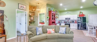 4 Mi to Lazy E Arena: Horse Lover's Haven w/ Grill