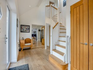 Interior - Explore Little Shurdington and Beyond in this Luxurious Holiday Home. (Shurdington)