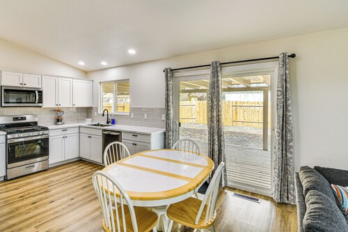 1 Mi to Pioneer Crossing Casino: Fernley Retreat!