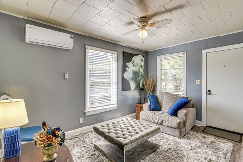 Near Sabine Lake & Refineries: Pet-Friendly Apt