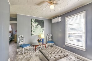 2 soverom, strykejern/-brett, internettilgang og sengetøy