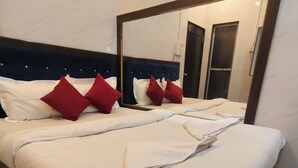 Standard Room | Desk, WiFi (free), bed sheets - Hotel K.D. PALACE NX (Mumbai)