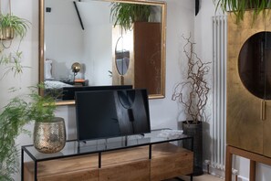 1 slaapkamer, een strijkplank/strijkijzer, wifi, beddengoed