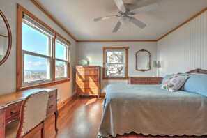 5 chambres, fer et planche à repasser, lit de bébé portatif, Wi-Fi