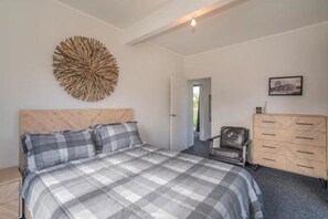 4 habitaciones, tabla de planchar con plancha y wifi gratis