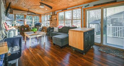 Large Family Home: 5 Mi to Dtwn Hagerstown!