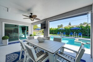 Outdoor dining - Pool & Spa: Luxe Home in Naples! (Naples)