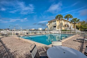 Et oppvarmet basseng