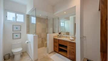 Apartment, Balcony, Partial Ocean View | Bathroom
