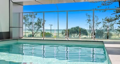 Luxury ocean view 2-bedroom, 2-bathroom apartment in a 5-star resort!
