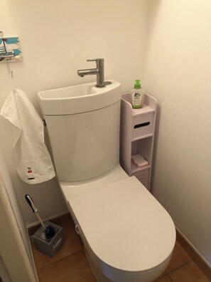 Hårføner og håndklær