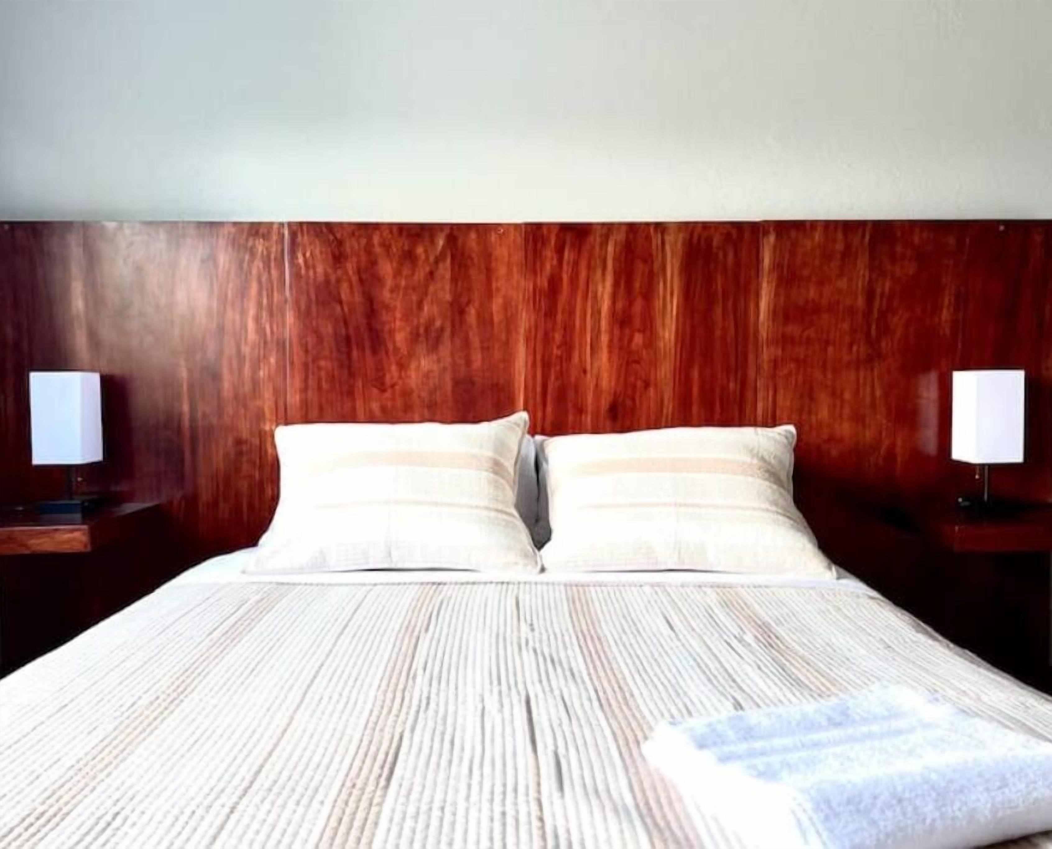 6 chambres, bureau, Wi-Fi gratuit, draps fournis