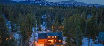 Mtn & Lake Views, Hot Tub, Dog Friendly, Chef's Kitchen, 5 min to Main St Breck