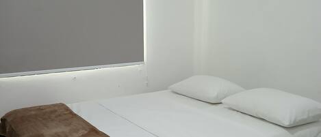 Chambre Familiale, dortoir mixte, non-fumeurs | Literie hypoallergénique, rideaux occultants, Wi-Fi gratuit