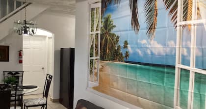 Colwins #3 Family/Group w/Movie Room Sleeps 8