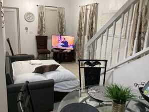 2 bedrooms, desk, iron/ironing board, travel cot
