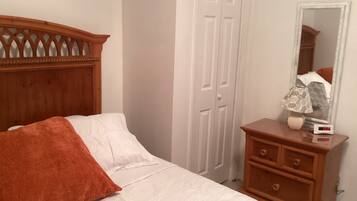 2 bedrooms, desk, iron/ironing board, travel cot