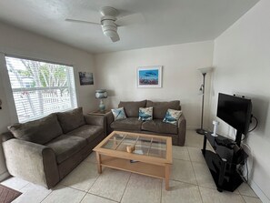 TV - Bahama Beach Club Pompano Unit #2-Paradise Island (Pompano Beach)