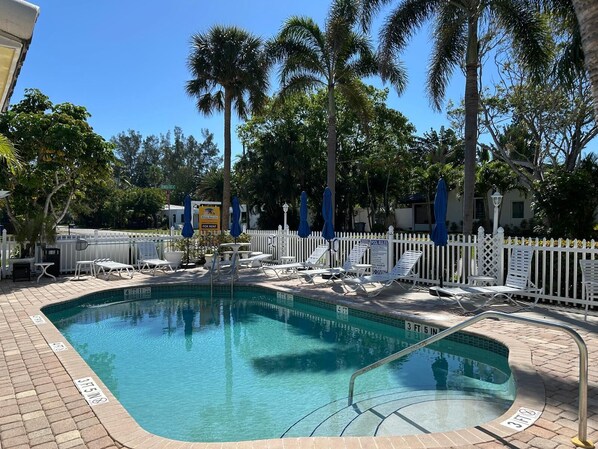 Piscine extérieure, piscine chauffée