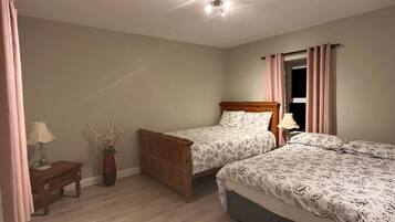 4 chambres, fer et planche Ă  repasser, Wi-Fi, draps fournis