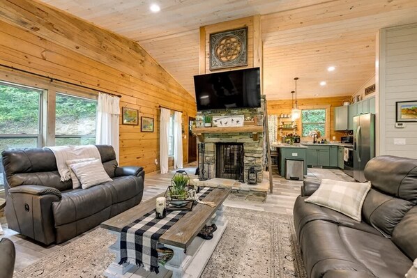 TV, fireplace - Charming 3BR Cabin w/ Hot Tub + Fire Pit Near WCU (Cullowhee)