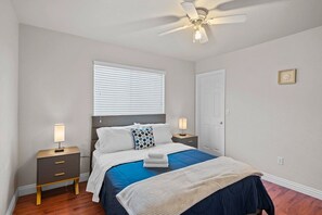 4 bedrooms, desk, iron/ironing board, free WiFi