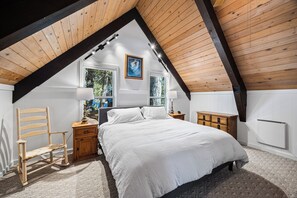 3 bedrooms, free WiFi, bed sheets - Charmed on Sandy Way - Dog Friendly Perfect Blend of Adventure and Relaxation (Tahoe City)