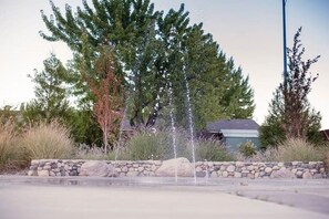 Property grounds - Scenic Riverview Escape - 4BR/3BA - Mountain Views - Near Chelan (Pateros)