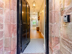 Exterior | West Lodge, Blairgowrie - 2 bedroom accommodation in Blairgowrie (Blairgowrie)
