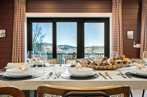 SummerFun! NEW Pool, JungleGym, Dome, HotTub&Sauna, Sleeps16+