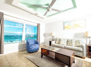 Smart TV - Beach front 2 bed-2 bath private balcony, modern with Gulf front views (Longboat Key)