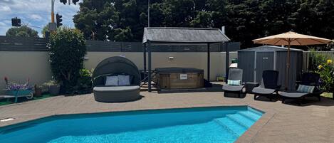 季節限定屋外プール