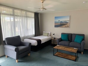 Apartment, 1 Bedroom | Premium bedding, blackout drapes, soundproofing, iron/ironing board - Academy Motor Inn (Tauranga)