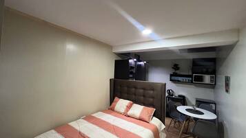 1 bedroom, iron/ironing board, free WiFi