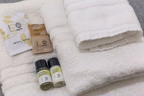 Dusj, hårføner, bidé og håndklær