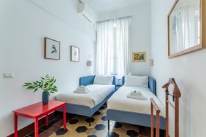3 chambres, fer et planche à repasser, Wi-Fi, literie fournie
