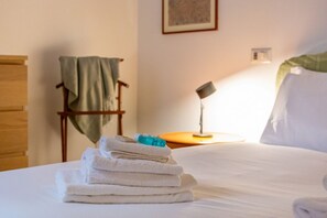 3 chambres, fer et planche à repasser, Wi-Fi, literie fournie