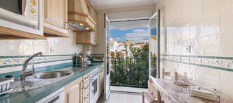 Apartment 'Pepita Feria' with Balcony, Wi-Fi and Air Conditioning