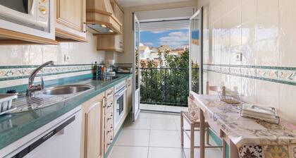 Apartment 'Pepita Feria' with Balcony, Wi-Fi and Air Conditioning