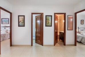 3 habitaciones, wifi gratis y ropa de cama 