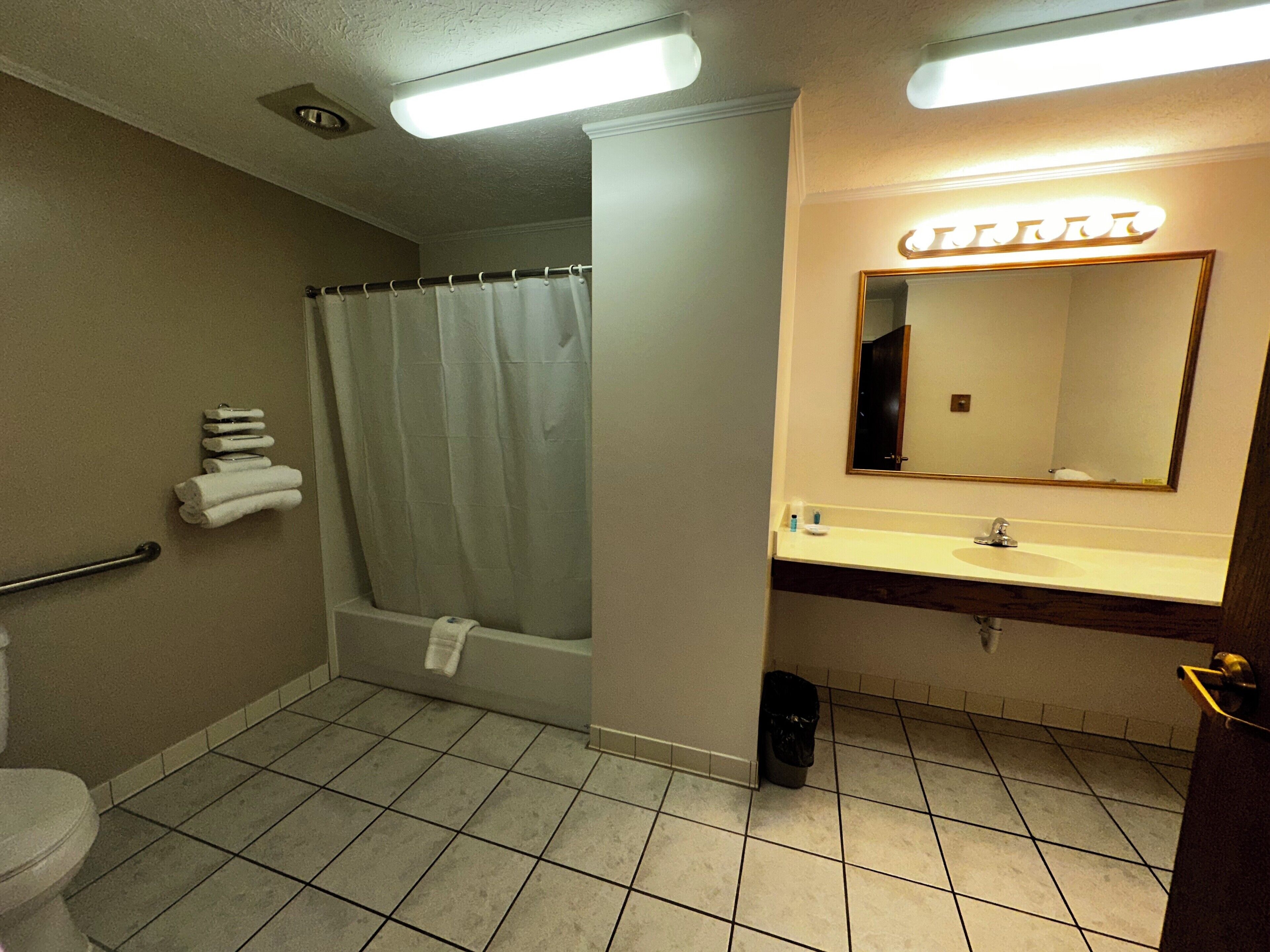Free toiletries, towels, toilet paper