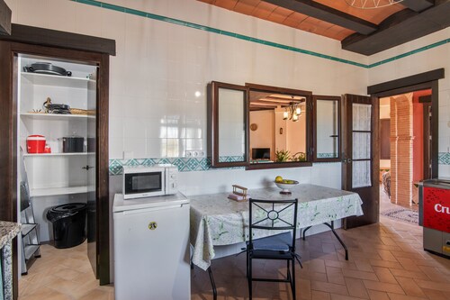 Country House 'Las Alberquillas' with Private Terrace, Wi-Fi and Air Conditioning