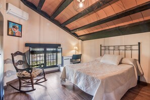 4 chambres, fer et planche à repasser, Wi-Fi gratuit, draps fournis