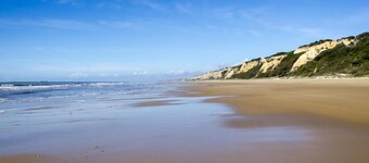 Country House 'Las Alberquillas' with Private Terrace, Wi-Fi and Air Conditioning