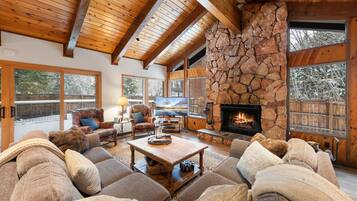 Smart TV, fireplace, table tennis
