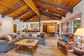 Smart-TV, peis og bordtennis