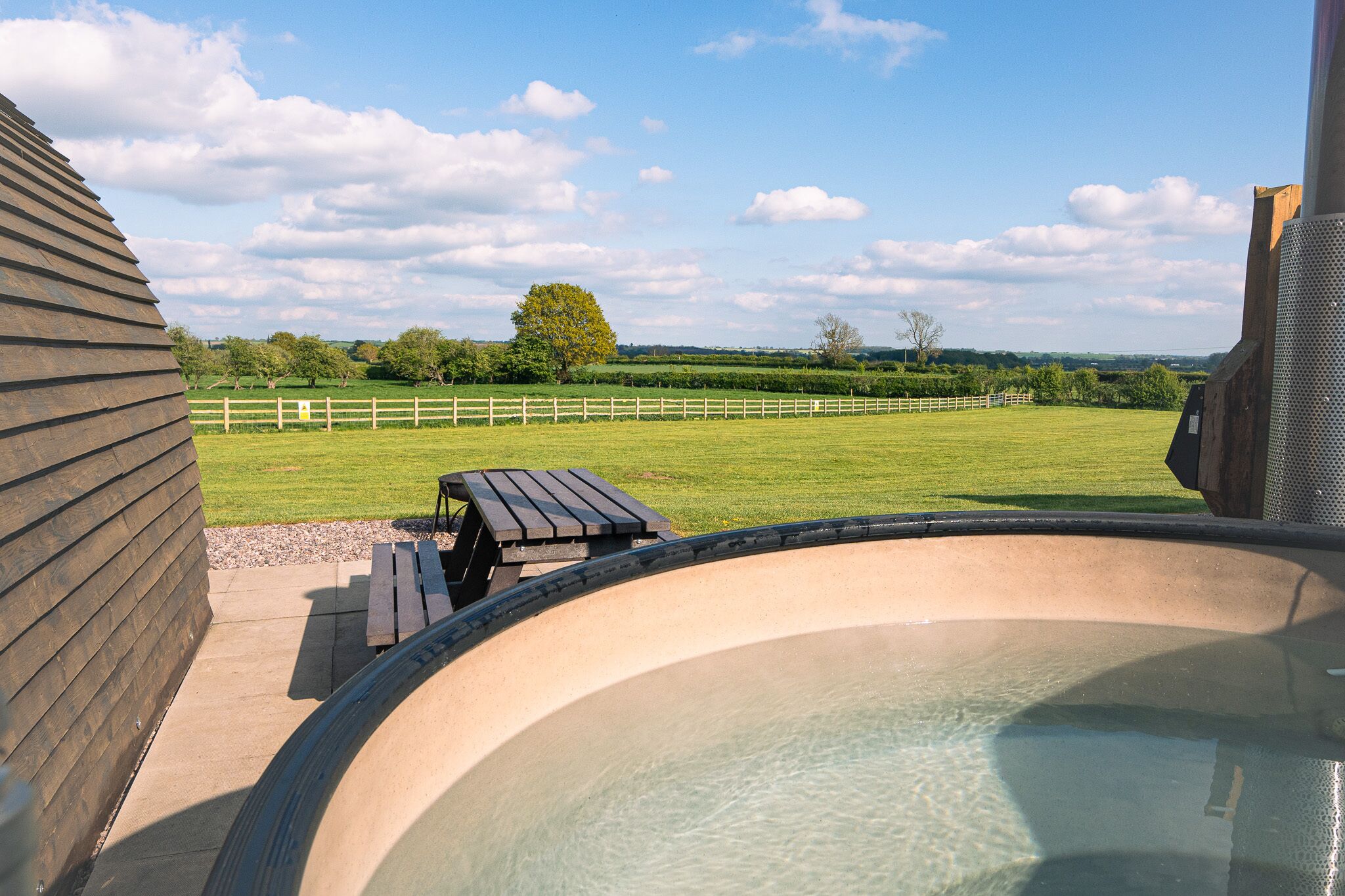 Outdoor spa tub