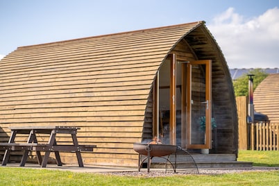 Ensuite Wooden Cabin in Rural Staffordshire