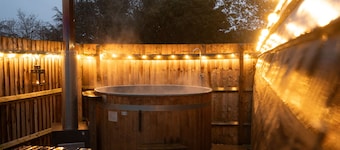 Ensuite Wooden Cabin in Rural Staffordshire